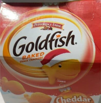 Goldfish cheddar baked snack crackers