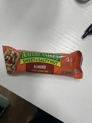 ALMOND CHEWY GRANOLA BAR