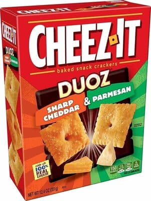DUOZ Sharp Cheddar & Parmesan baked snack crackers