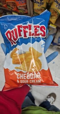 CHEDDAR & SOUR CREAM Potato Chips