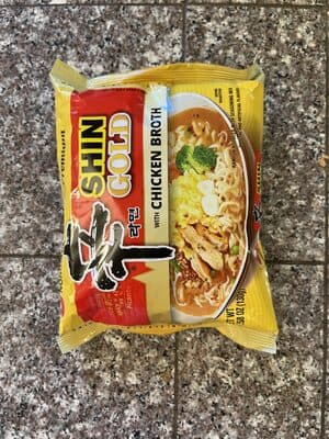 SHIN GOLD CHICKEN RAMEN