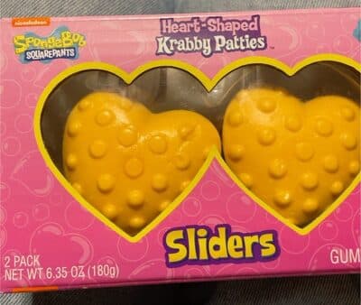 HEART-SHAPED KRABBY PATTIES GUMMY CANDY SLIDERS, HEART-SHAPED KRABBY PATTIES