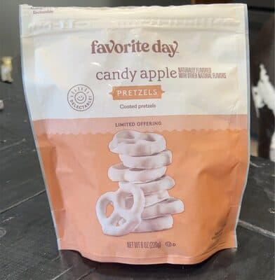 CANDY APPLE PRETZELS, CANDY APPLE